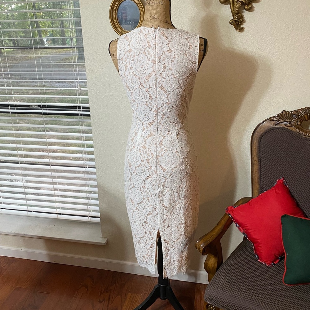 🌷Lulu’s Lace Dress🌷 - Picture 3 of 8